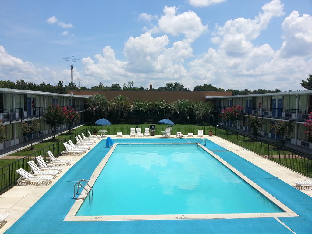 Landmark Hotel Leesville Екстер'єр фото