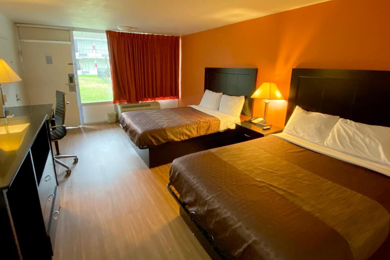 Landmark Hotel Leesville Екстер'єр фото
