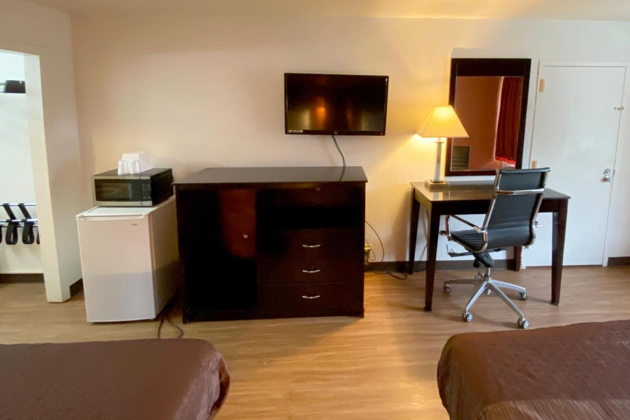 Landmark Hotel Leesville Екстер'єр фото