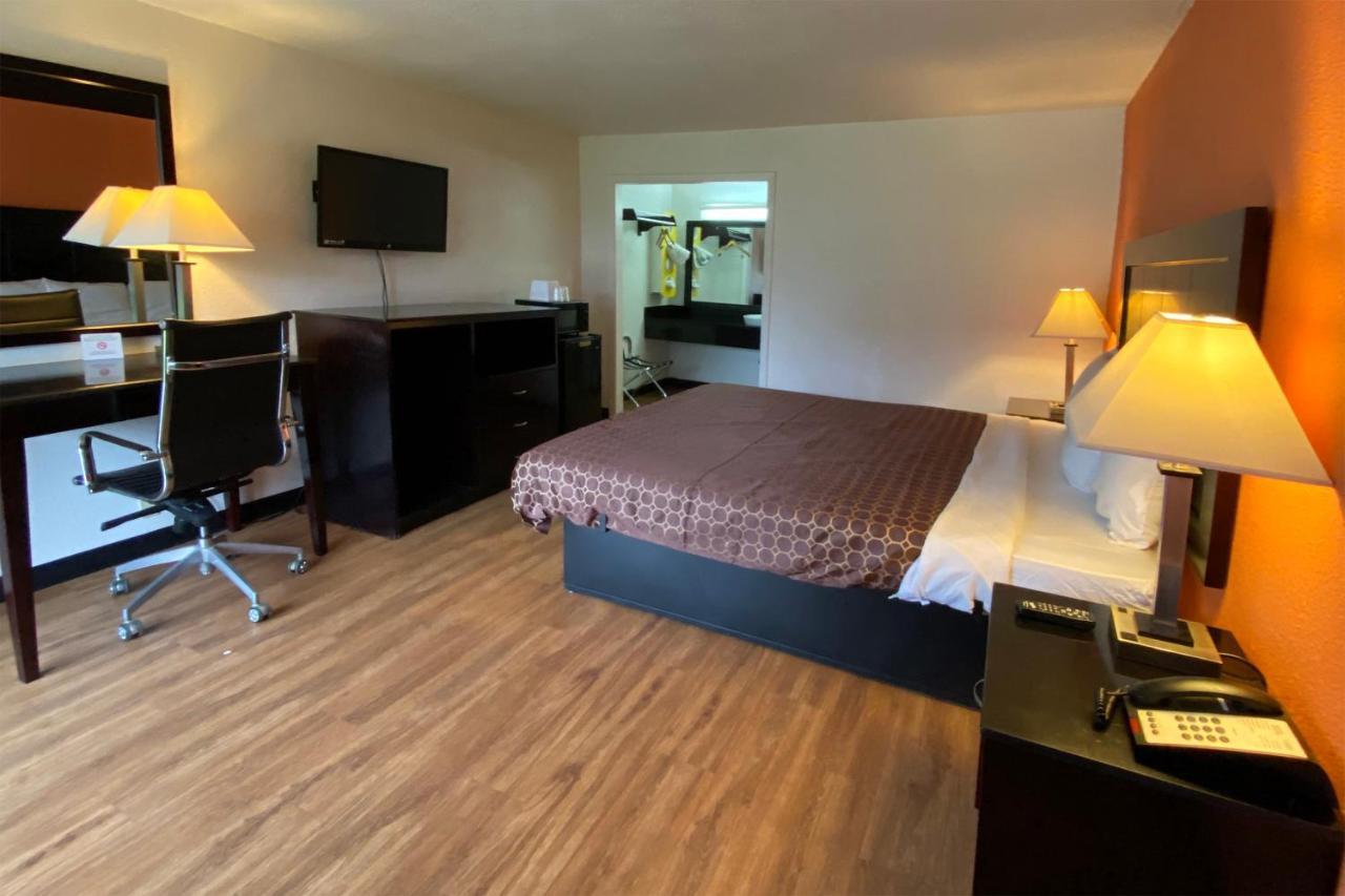 Landmark Hotel Leesville Екстер'єр фото